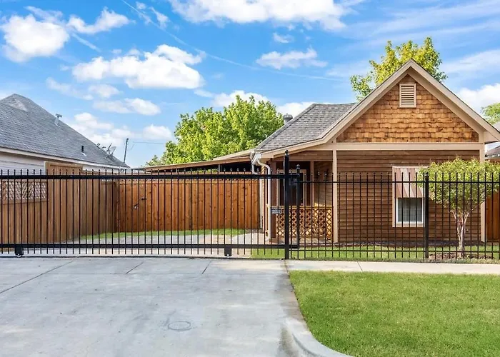 Stockyards 5 Mins, New, Sleeps 8 Cedar House, Tcu