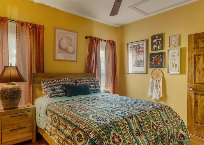 Stockyards 5 Mins, New, Sleeps 8 Cedar House, Tcu Holiday home