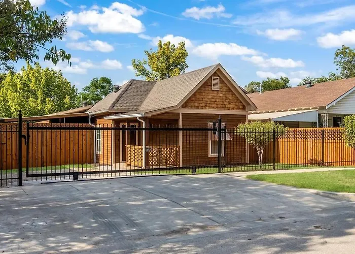Holiday home Stockyards 5 Mins, New, Sleeps 8 Cedar House, Tcu *