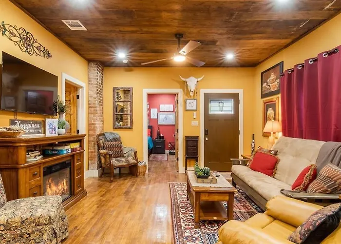 Holiday home Stockyards 5 Mins, New, Sleeps 8 Cedar House, Tcu *