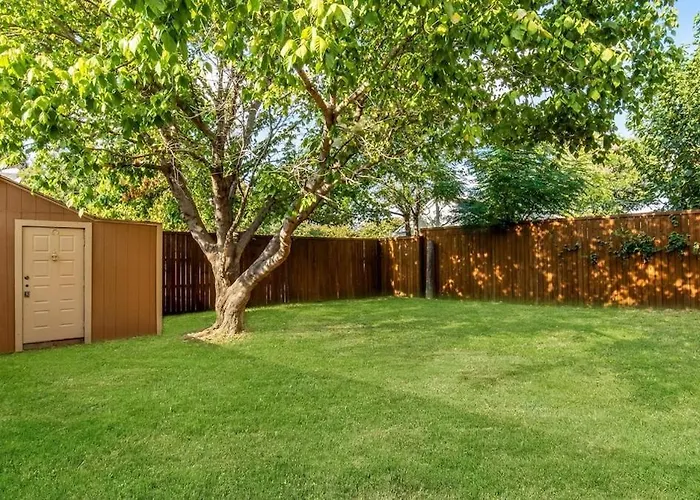 Stockyards 5 Mins, New, Sleeps 8 Cedar House, Tcu Holiday home
