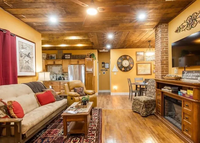 Holiday home Stockyards 5 Mins, New, Sleeps 8 Cedar House, Tcu