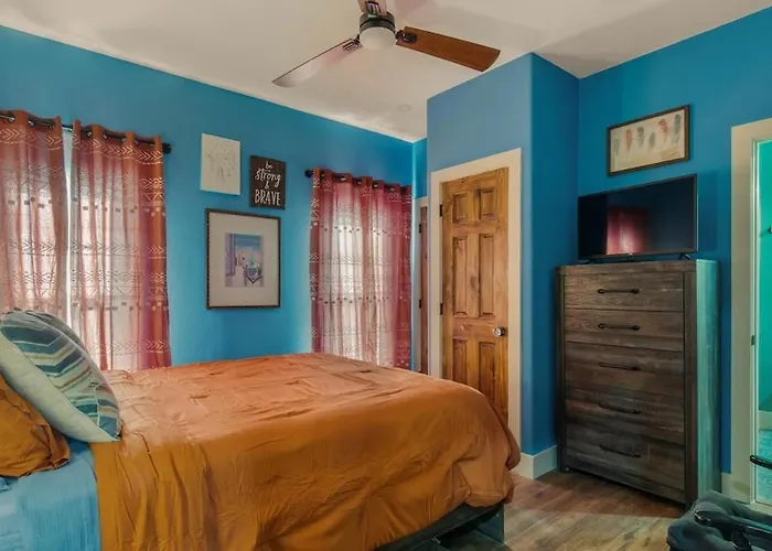 Holiday home Stockyards 5 Mins, New, Sleeps 8 Cedar House, Tcu Fort Worth