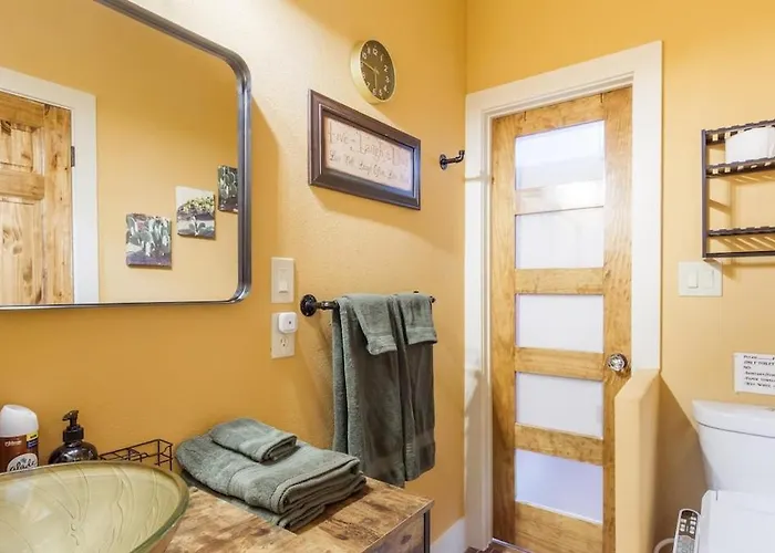 Stockyards 5 Mins, New, Sleeps 8 Cedar House, Tcu Holiday home